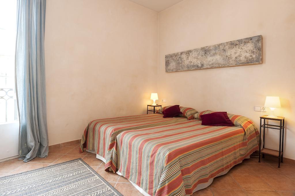 Gaudi Apartment 9 Barcelona Bilik gambar