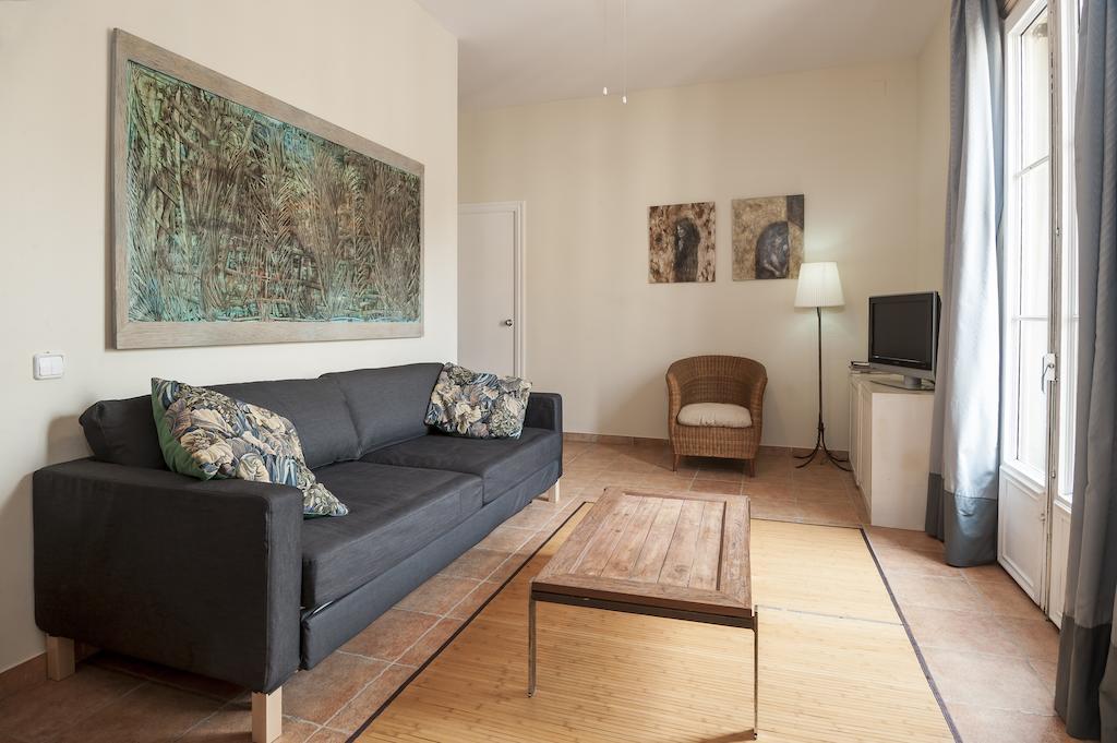 Gaudi Apartment 9 Barcelona Luaran gambar